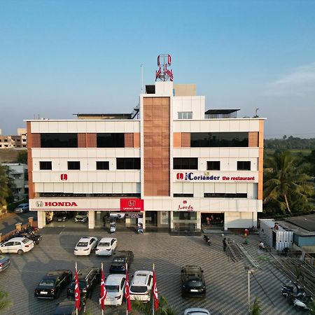 Lords Eco Inn Navsari Dış mekan fotoğraf