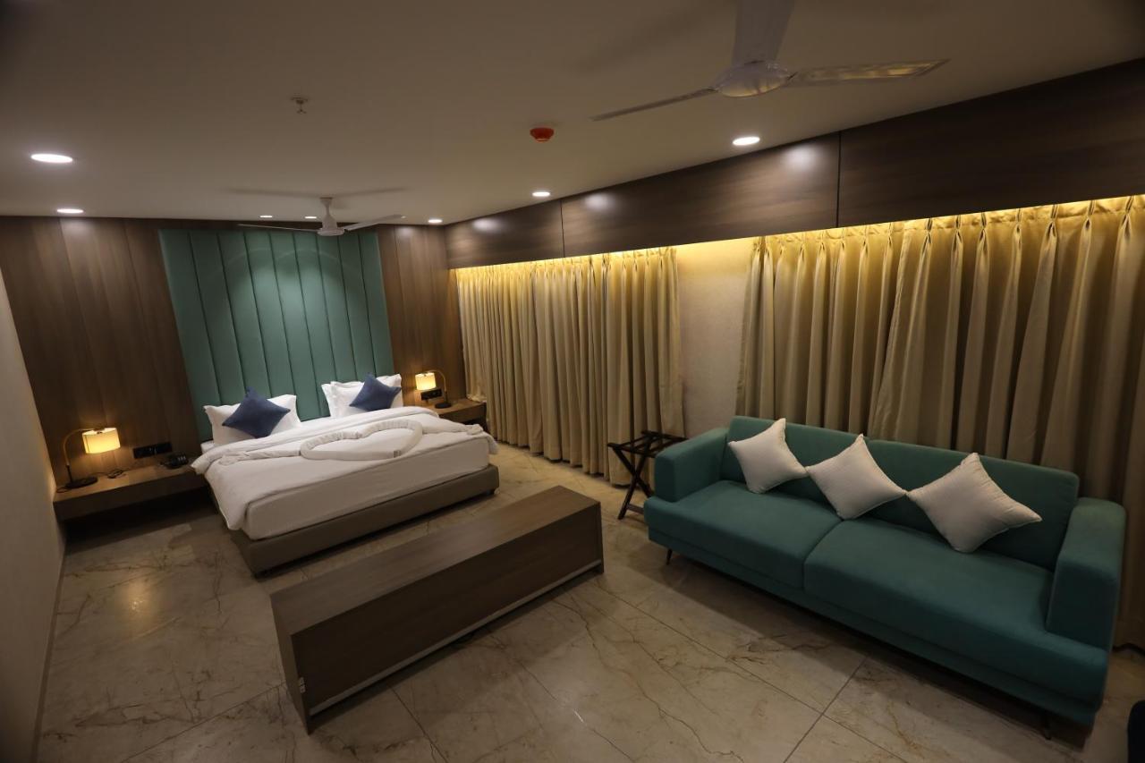Lords Eco Inn Navsari Dış mekan fotoğraf