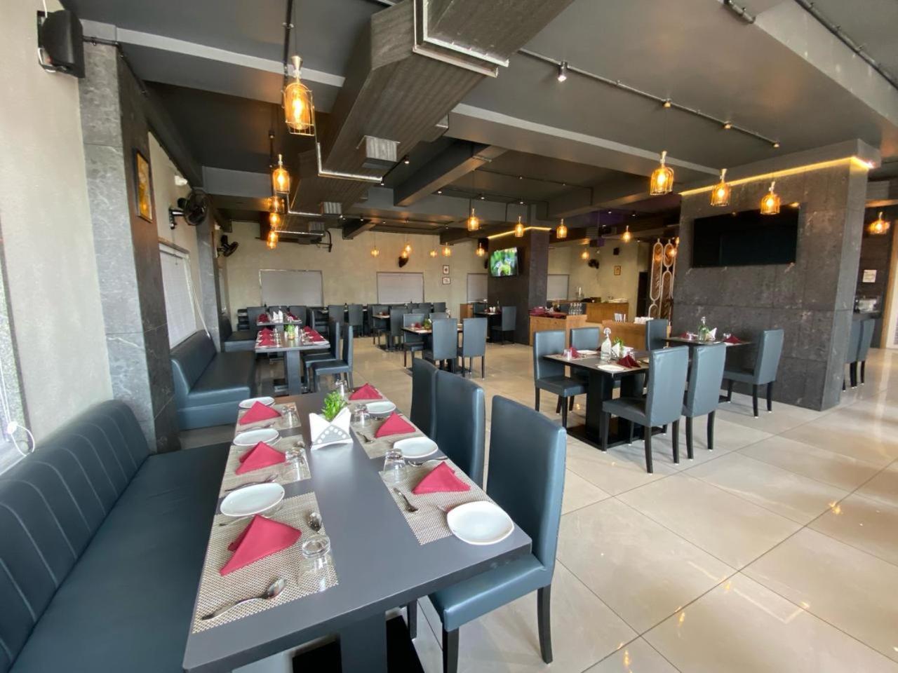 Lords Eco Inn Navsari Dış mekan fotoğraf