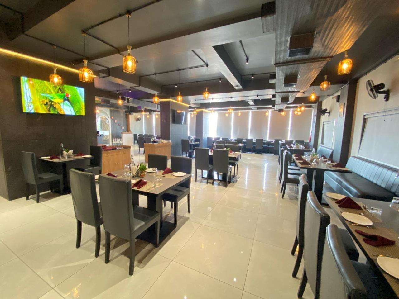 Lords Eco Inn Navsari Dış mekan fotoğraf